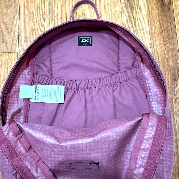 Dakine 365 Mini 12L Kids Backpack Small Faded Grape Tablet Sleeve Bookbag Pink - Picture 7 of 7
